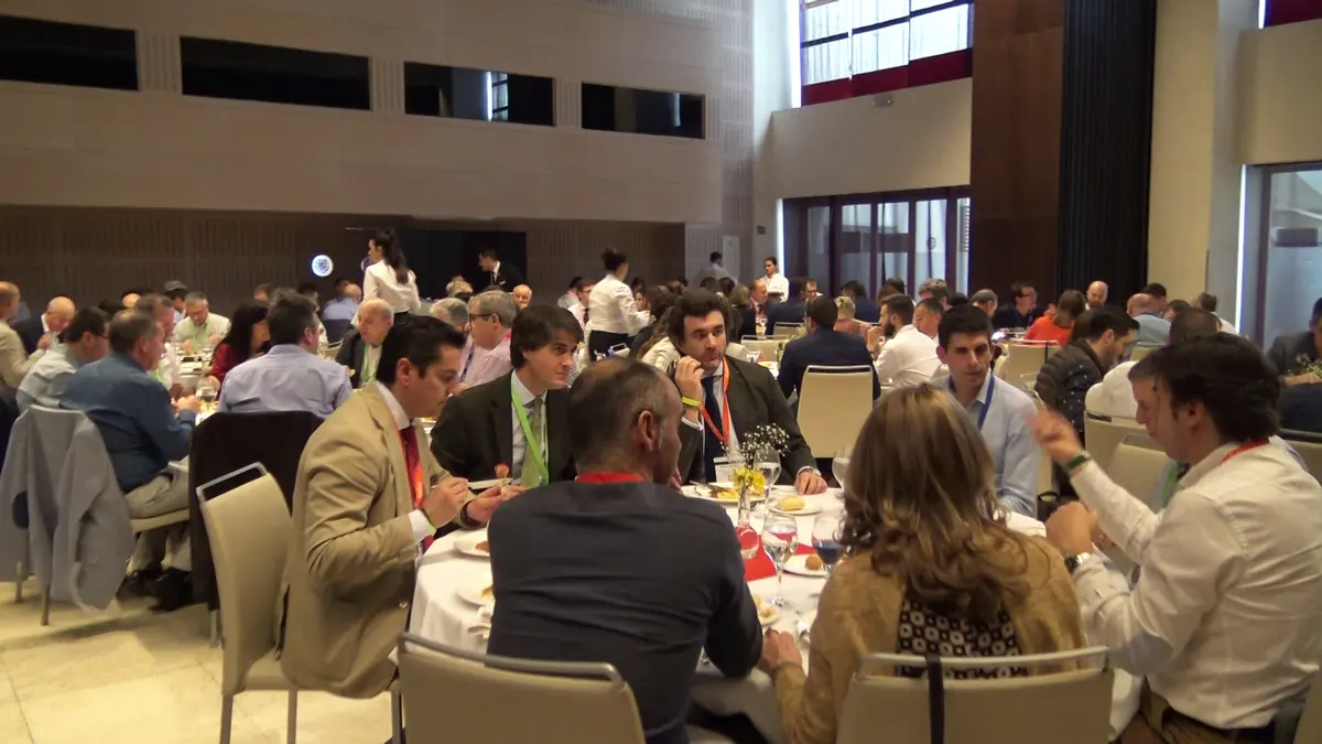 Comida y networking entre asistentes